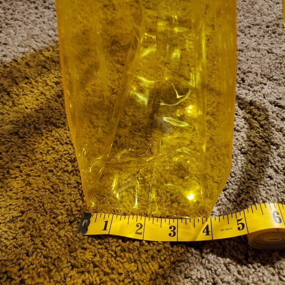 NWOT Nordstrom Limited Edition yellow Glam up bag - Picture 4 of 5